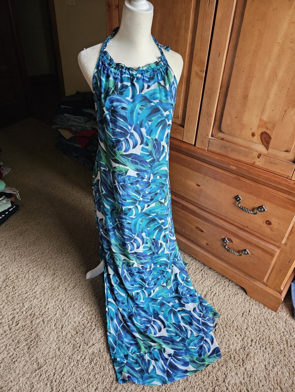 Karlie NWT Tropical Leaf Halter Maxi Dress Size Small